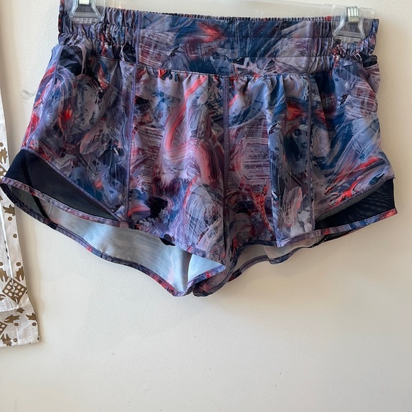 lululemon athletica Pants - lulu lemon hottie hot shorts size 4 inseam 2.5”